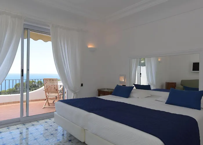 Mamela 4* Capri