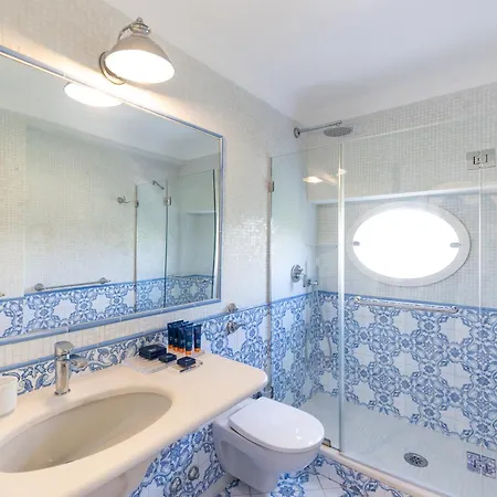 Mamela 4* Capri