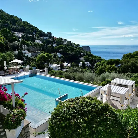 Mamela 4* Capri
