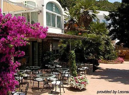 Mamela 4* Capri