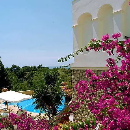 Mamela 4* Capri