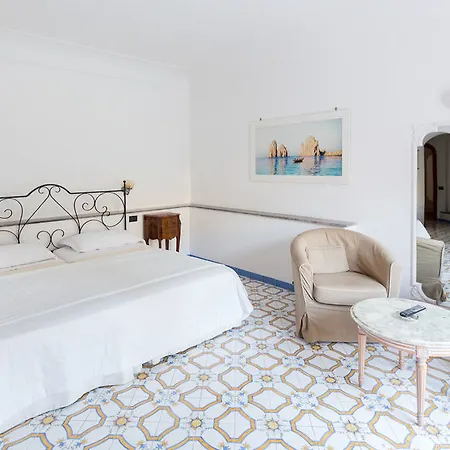 Mamela 4* Capri