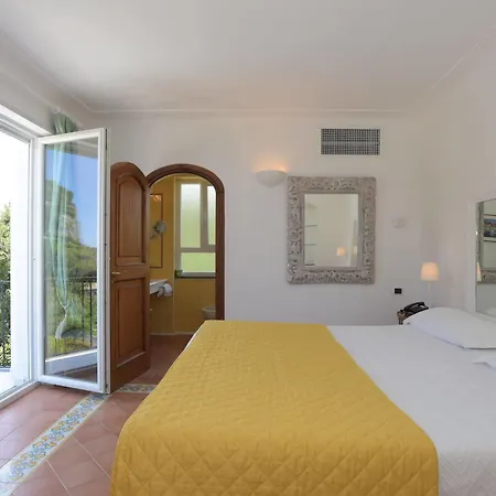 Mamela Hotel Capri