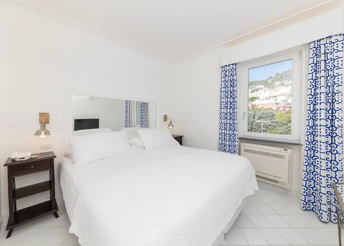 ホテル マメラ カプリ